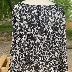 Ladies blouse by George. Size 22/24.